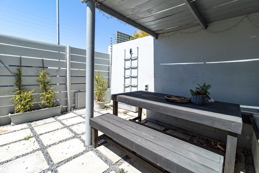 To Let 1 Bedroom Property for Rent in Vredehoek Western Cape